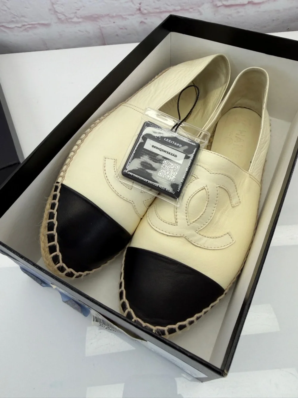 Chanel White/Black Lambskin Leather CC Espadrille Flats 41